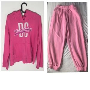 This is a pink DC Washington hoodie (idk the brand) and pants from Roma